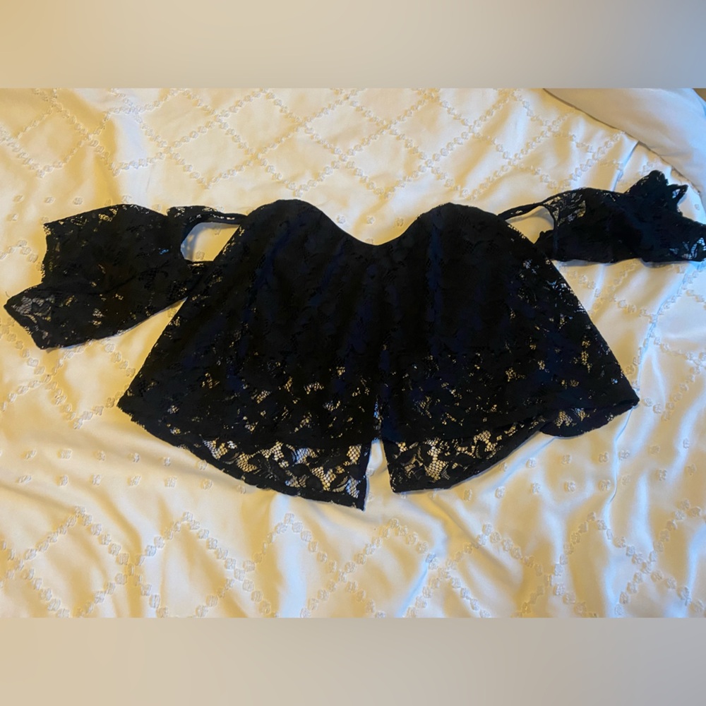 Forever 21 Black Lace Off the Shoulder Cold Shoulder Top